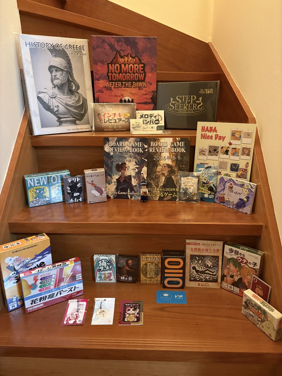 sajitaku's tweet photo. （写真忘れてましたw)
戦利品を並べて記念写真を撮るまでがゲームマーケット。
毎回待ち遠しい作家さんのものと、発想に惹かれたものが半分半分ぐらいです。
遊ぶのが楽しみっ！
#ゲームマーケット2026春 https://t.co/CcHoG2IfKZ