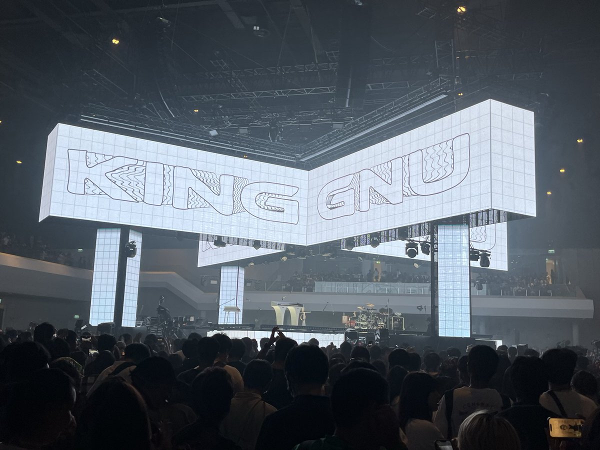 kokkokokkob's tweet photo. 最後列でも最高だった🥹

#KingGnuCenTralTour2026 #KingGnuBKK2026 https://t.co/1Oe6pQcCO3