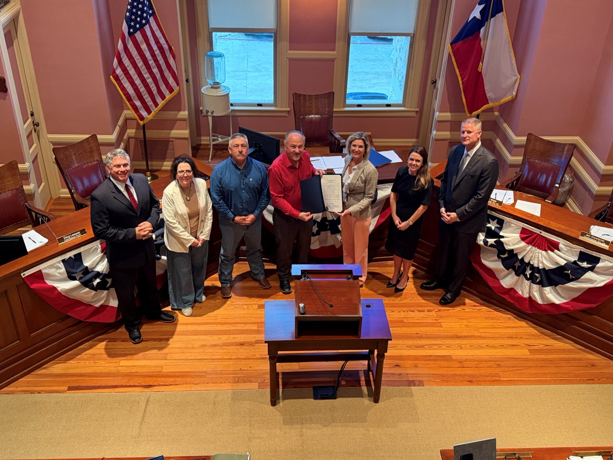 ComalCountyTX's tweet photo. Comal County Commissioners Court proclaimed May 2026 as Community Action Month! For 61 years, the Community Council of South Central Texas has connected people to life-changing services and helped build stronger communities. We're proud to honor that mission! 💙 https://t.co/ZXeVhdcfWq