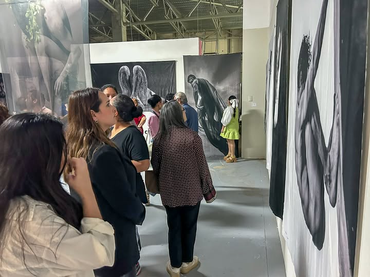 ParqueReynosa's tweet photo. Descubre “La piel revelada”, exhibición fotográfica de Fernando Chávez Salazar, una propuesta visual inmersiva donde el cuerpo masculino se transforma en arte, textura, transparencia y emoción.

Entrada libre.
FERNANDO CHAVEZ photographer https://t.co/xRIgizFOmV