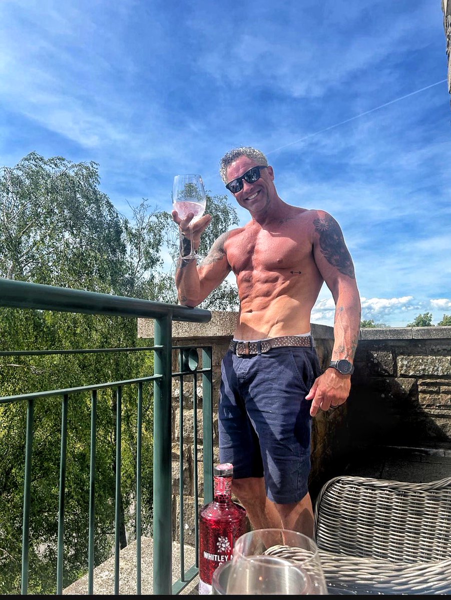 simoncoolston's tweet photo. Loving life ❤️🥰 https://t.co/wW2q3WiewQ
