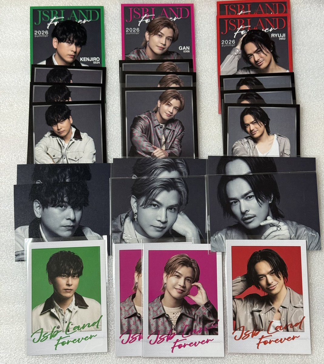 kanade_ratata's tweet photo. 【交換・譲渡】三代目JSOULBROTHERS JSB LAND ～FOREVER～ フォトカード フォトカ アクリルスタンド アクスタ

譲)NAOTO、〇小林直己、〇ELLY、〇山下健二郎、☆岩田剛典、☆今市隆二

求)登坂広臣 ØMI、定価(〇は半額)

☆は交換のみ
〇は比率違い可
シクレはシクレとの交換のみ

8/9名古屋手渡し可能 https://t.co/tsATdOMNyI