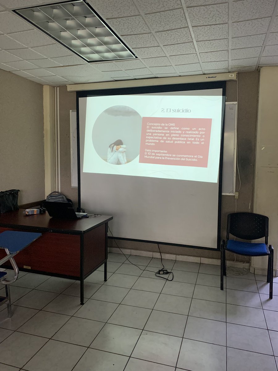 LicMarCT's tweet photo. Clase de Duelo por muerte por suicidio. https://t.co/8mk8k2DIdj