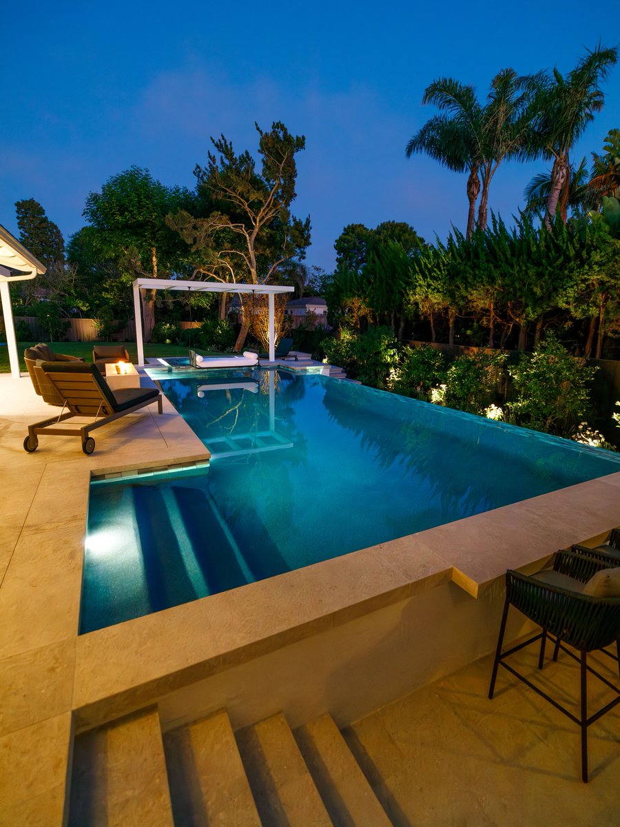 ProscapesOC's tweet photo. Experience the luxury of a resort in your own backyard. 🦩✨

Tap the link in our bio to learn more and get a quote.

#CalimingoPools #FireFeatures #WaterFeatures #LuxuryPool #CustomPool https://t.co/LFB0KINsGA