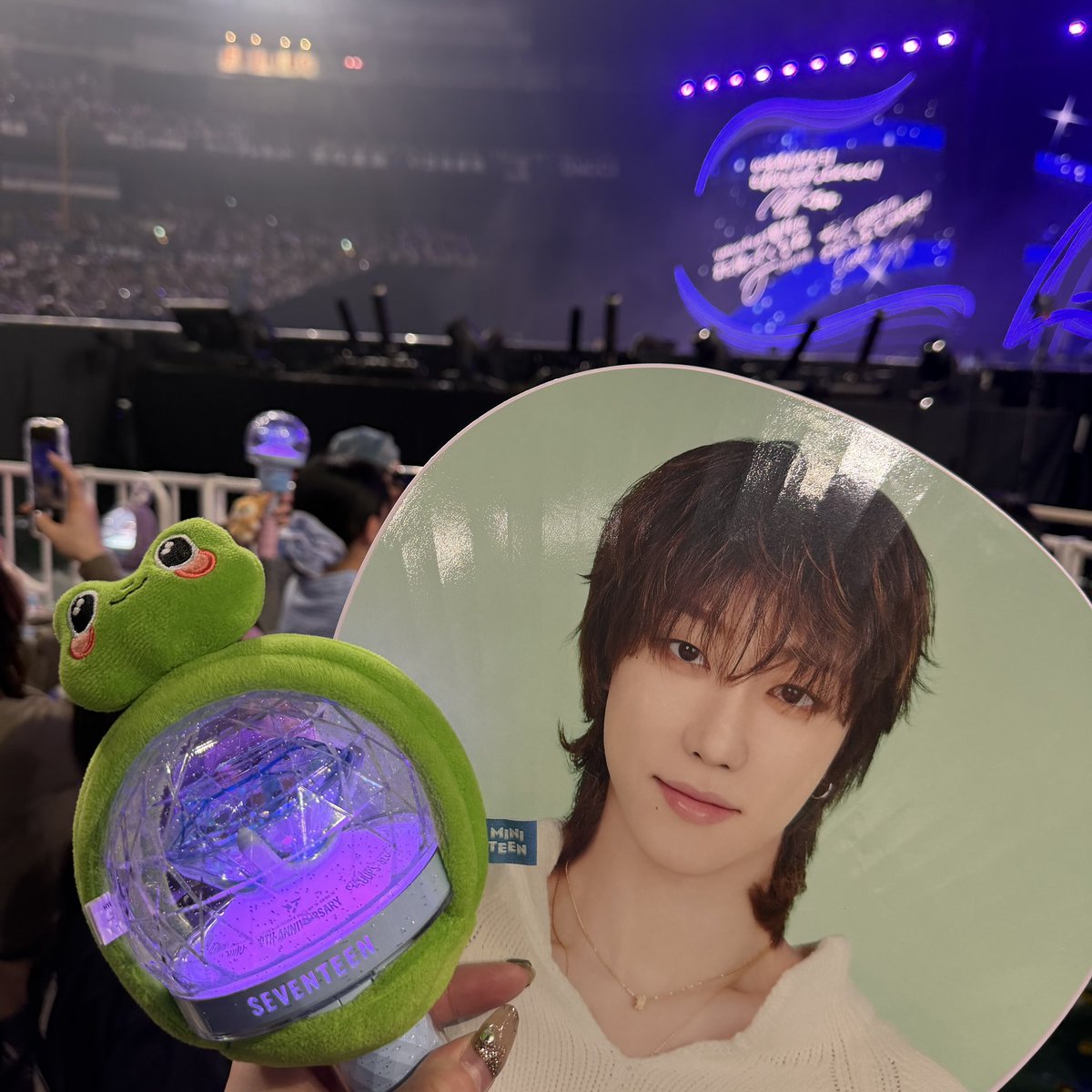 _yukarat_'s tweet photo. yakusoku大阪1日目💖

削れのおかけでセンステ目の前😭💖
最高！最高！最高！
楽しかったーー😆😆 https://t.co/YjeYpYupHc
