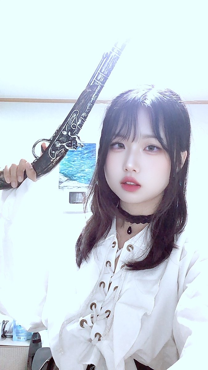 이울 tweet media