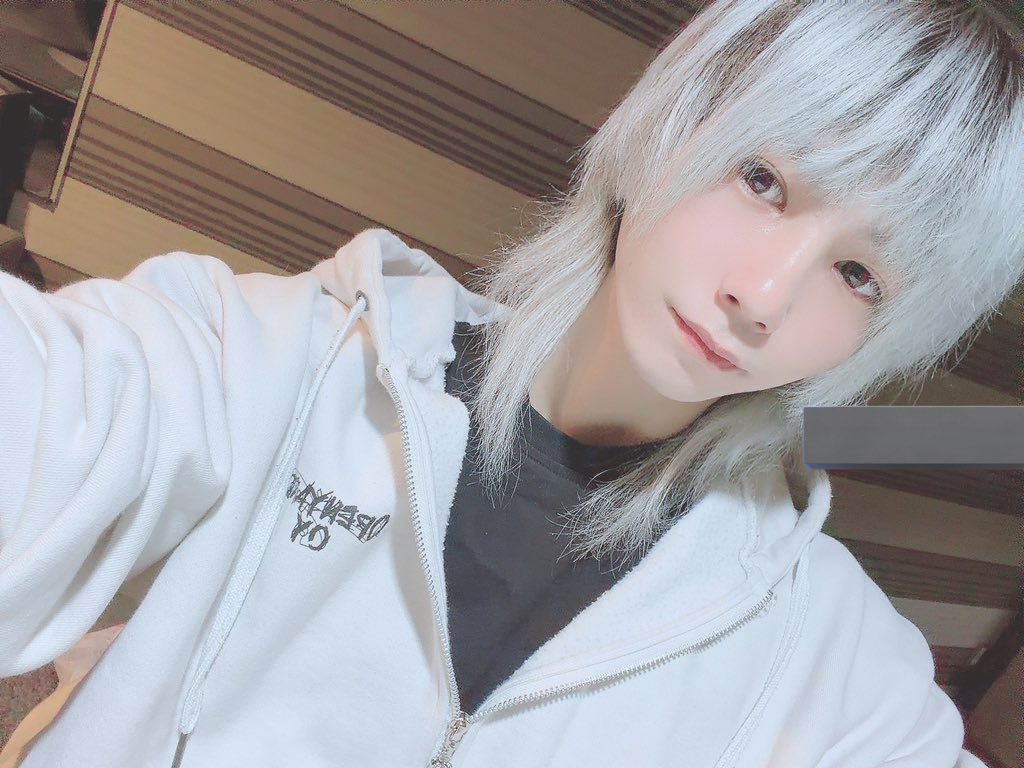 N6U0x's tweet photo. クソみたいな街でバーテンしてまひゅ。 https://t.co/2J7QU9RsfA