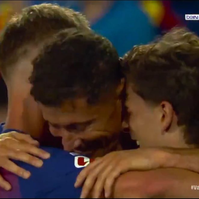 diasp8dri's tweet photo. One last time 💙❤️ https://t.co/9g1fzLEjPe