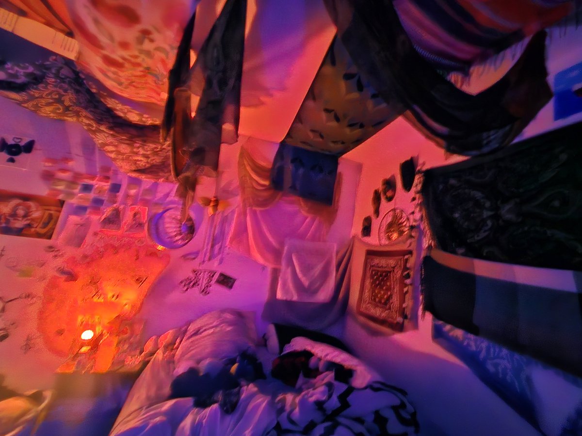 __voidprincess's tweet photo. had to destroy this sanctuary in order to survive https://t.co/xzPkmjOTJF