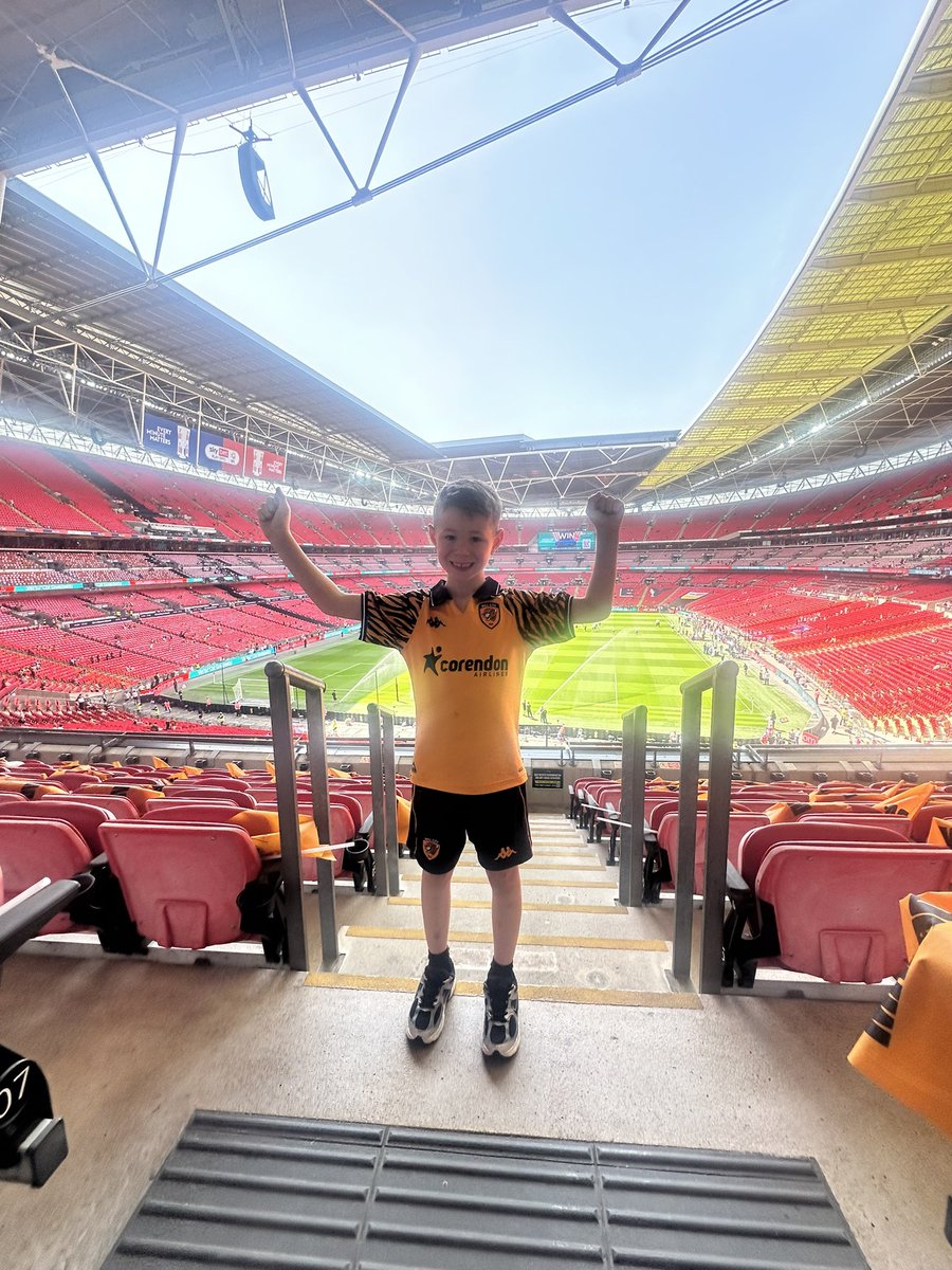 alexlee147's tweet photo. One of the best days of my life following @HullCity 

Luckily seen us win 4/5 now at @wembleystadium no matter how many times you go back that feeling when you leave the Concourse to your seats and the scale and size of the place takes your breath away!

Football is everything❤️ https://t.co/ZLXUbiG4a2