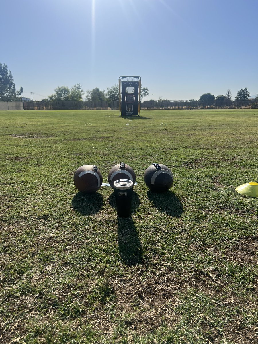 Phil34Coach's tweet photo. Morning Coffee and Snaps!!! Great Session with FrontierJr Abram Stickels (6’3” 195, c/o ‘27).  Prepping for Univ Washington Camp on June 3, and then Hammer Top 40 in Orlando.  UNLV & Univ of Arizona follow up by Rubio Top 12 in Idaho.  Busy but Focused Summer Camp Season is here! #LettssGooo👊🏼 #CoachPhilLongSnapping🏈👊🏼🎯 @HKA_Tanalski @HKA_Baltar @TheChrisRubio @CruzARubio 
@CoachPetrilli @CoachSingler