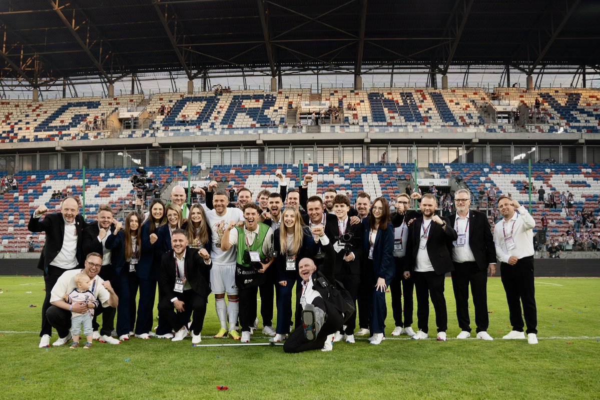 Daria Wollenberg tweet media