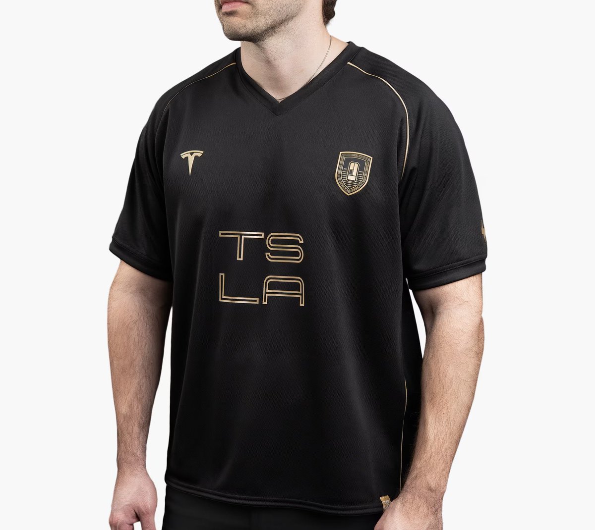 ClubTeslaMexico's tweet photo. Para celebrar la Copa Mundial de la FIFA, Tesla ha lanzado una colección especial de artículos disponibles en su tienda en línea.

¿Te late? https://t.co/V3i2rR3IcG