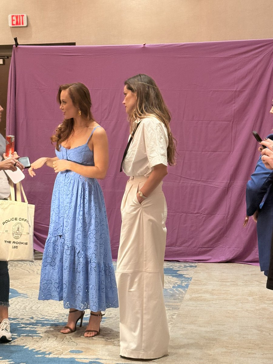 dggrfan's tweet photo. Danielle and Stefanías full outfits #FFR7 https://t.co/uLrG3zqf3r