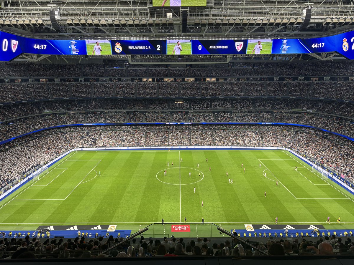 Rodra10_97's tweet photo. Hay pitos del Bernabéu en cada acción de Mbappé. 

Está jugando a hacer su jugadita mientras el resto de sus compañeros tratan de competir con algo de orgullo https://t.co/1NVCNnCJSU