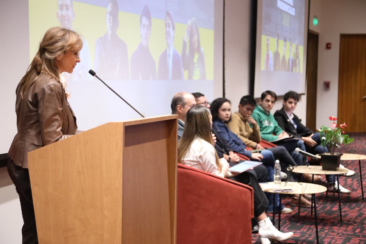 Ángela María Calderón F. tweet media