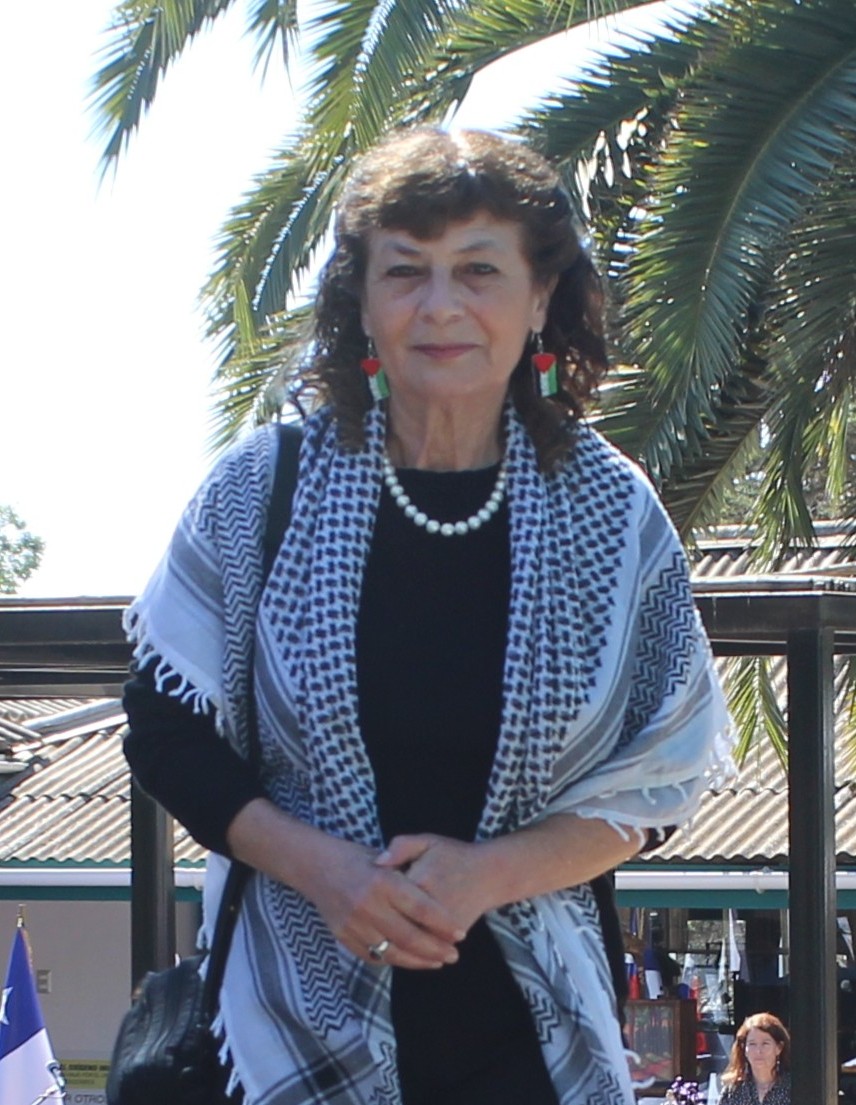 AutoresRegion's tweet photo. 👉Rose Marie Butto. Vive en Cartagena. Secretaria Ejecutiva de profesión, esposa, madre y abuela, comenzó a escribir a los doce años. Ha publicado: «Sangre árabe» (2022), «Horizontes rescatados» (2023), «Palestina en mi corazón» (2025). https://t.co/9jmdX0iAsy