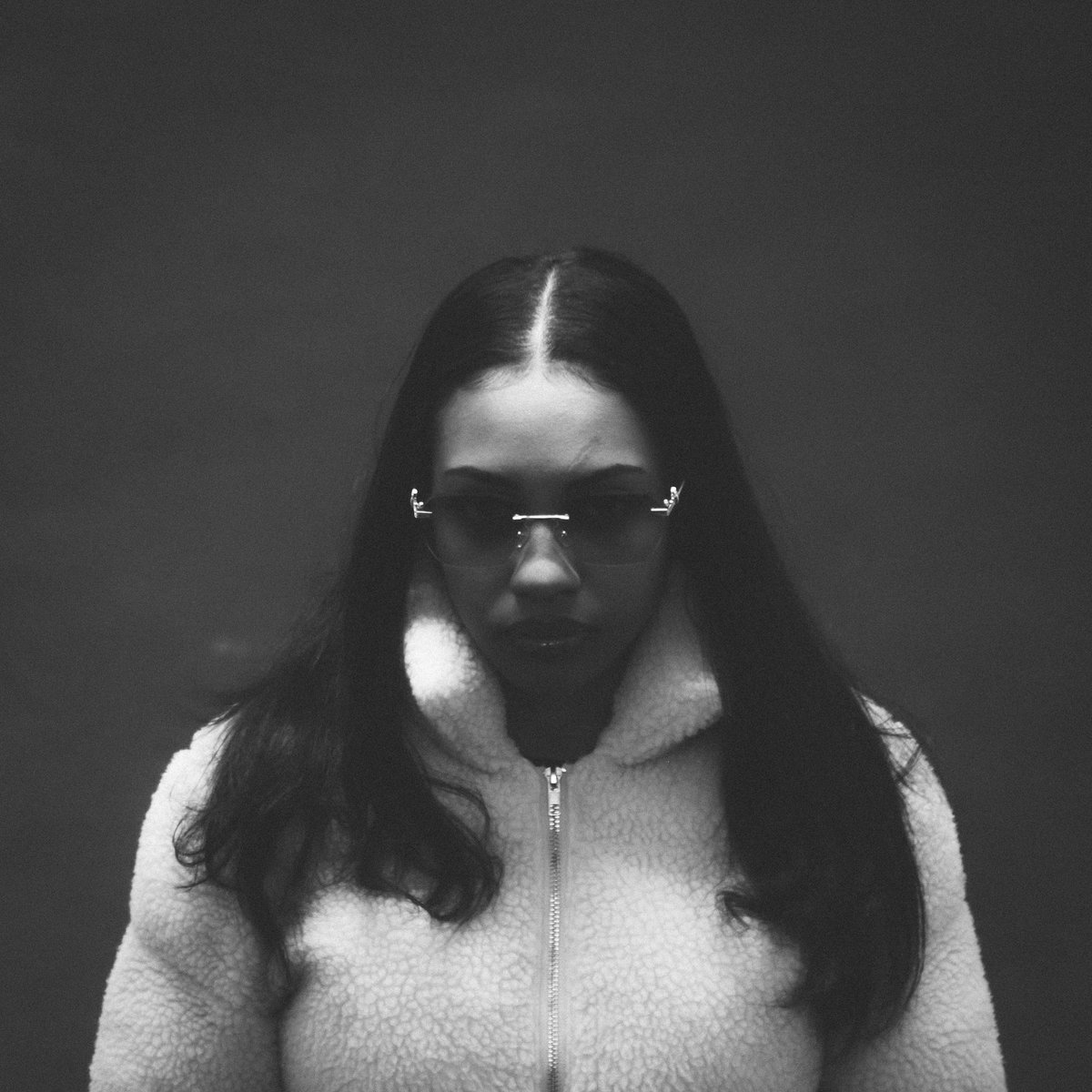 ambalinaa__'s tweet photo. Duality. 

📸: @spazzimcgee https://t.co/KS0wE6VCVS