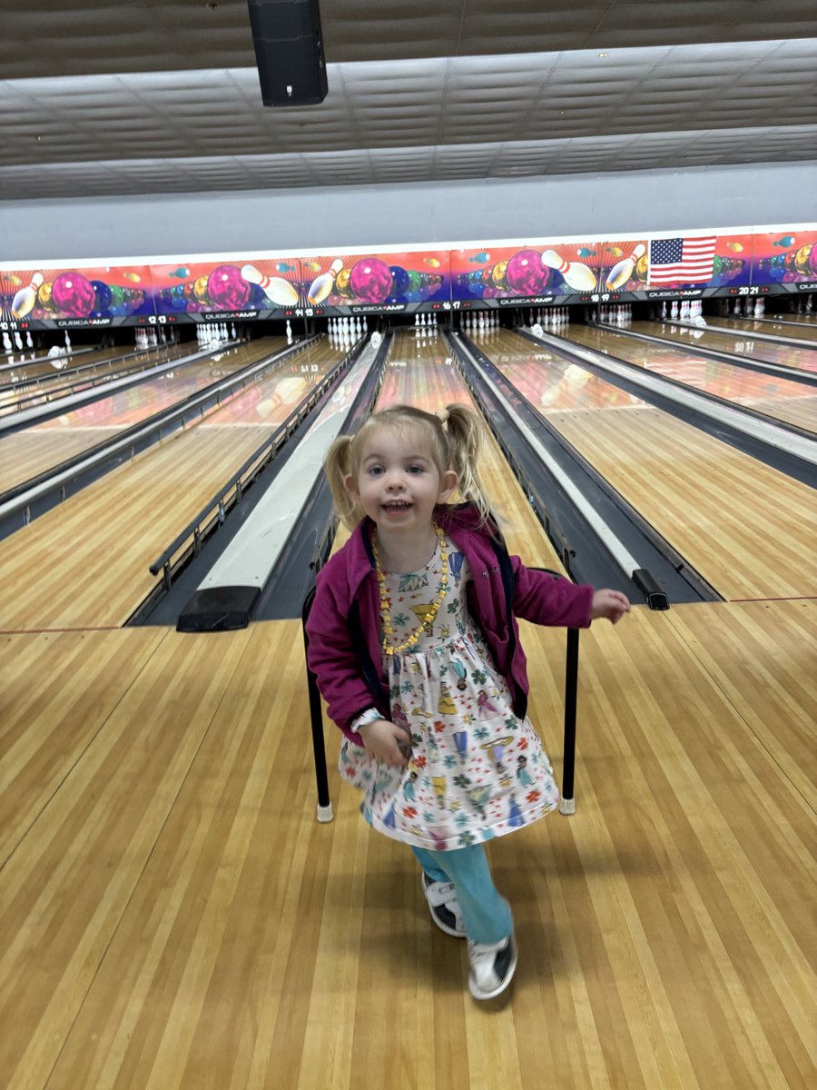 juliaruslander's tweet photo. Julia bowled an 100 and had a lot of fun! https://t.co/xOSErSeQmi