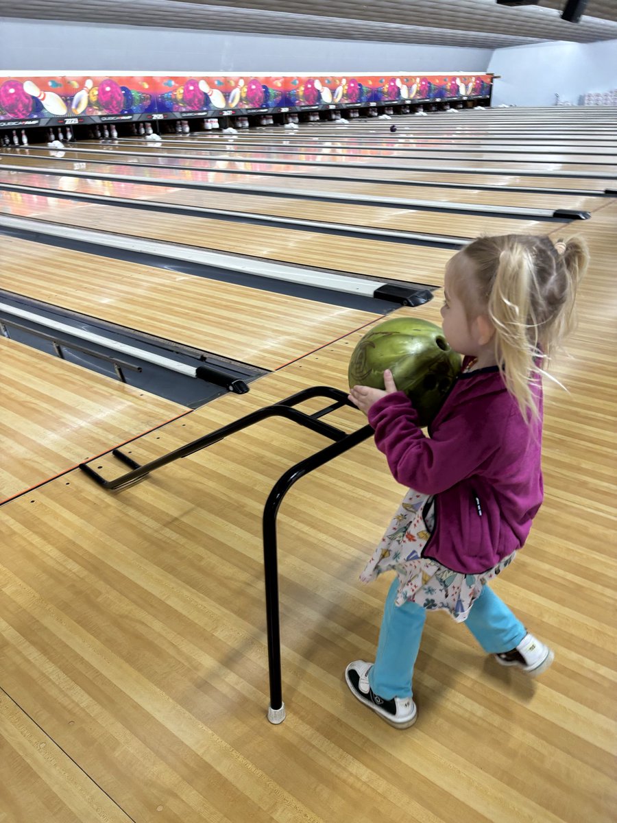 juliaruslander's tweet photo. Julia bowled an 100 and had a lot of fun! https://t.co/xOSErSeQmi