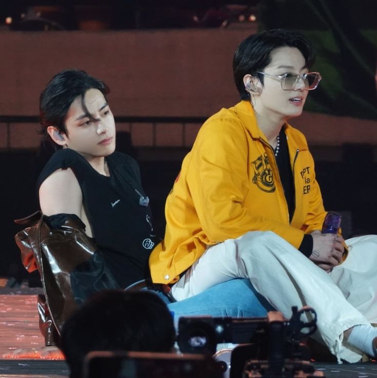fefi :b verá a bts tweet media
