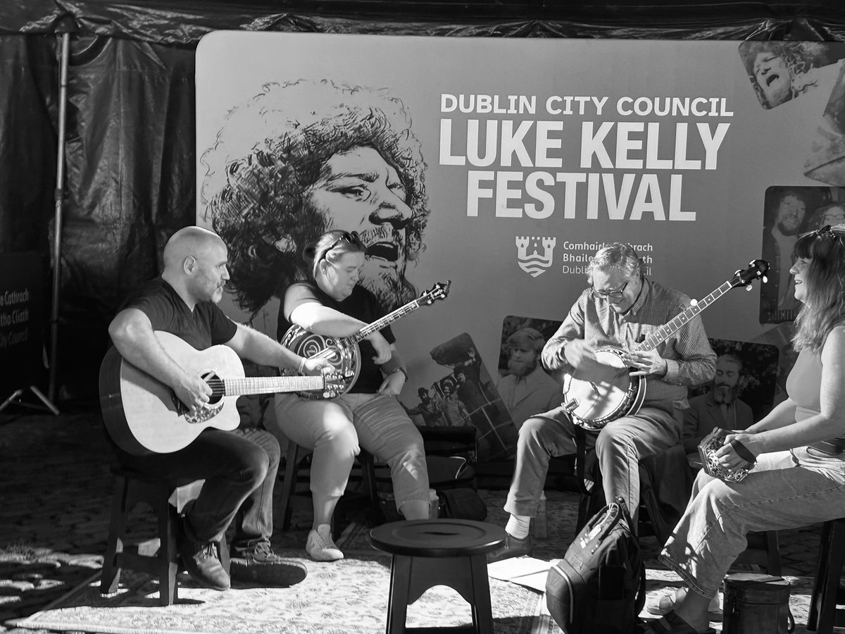 DAVIDLYNCHY's tweet photo. Luke Kelly Festival at Smithfield square today, back for more tomorrow.

📖 🎙️ 🎶 🎵 https://t.co/y0F54SBatG 

@DubCityCouncil #lukekelly @gemmadunleavy1 @3CastlesBurning #dublin @fallon_donal #smithfield https://t.co/wo9DCMkgWQ