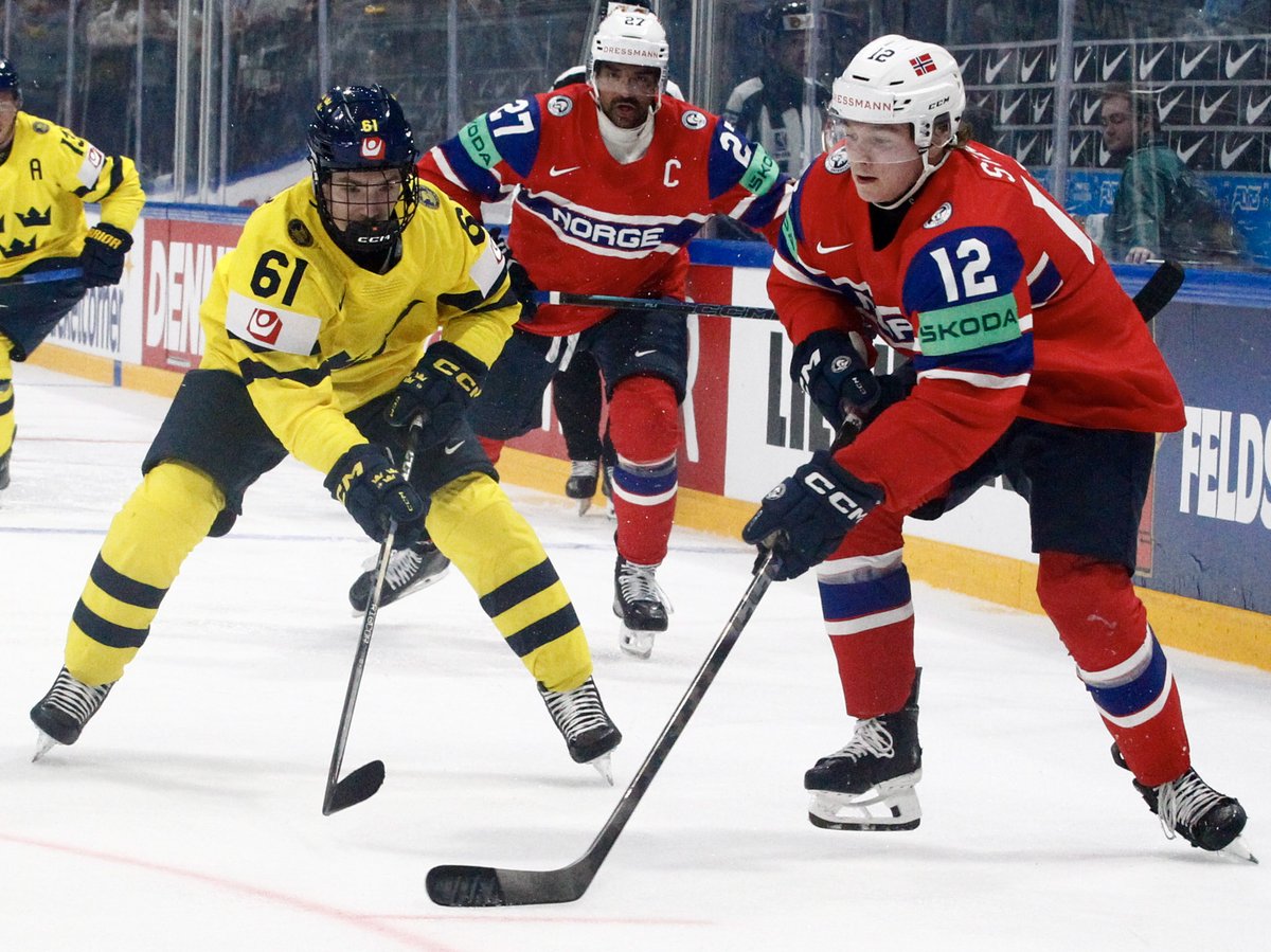 hockeyfans_ch's tweet photo. Dank 2 Shorthander von Norwegen und Doppeltorschütze Noah Steen kann Norwegen am Ende zum Spielverderber Schwedens werden, wenn es um ein Viertelfinal-Ticket geht.
https://t.co/vnFpXqe9Ns
📷 Christoph Perren / https://t.co/PtVsHdVS16
#IIHFWorlds #iihfhockey #IIHF #norway #sweden https://t.co/IaaryOfKPd
