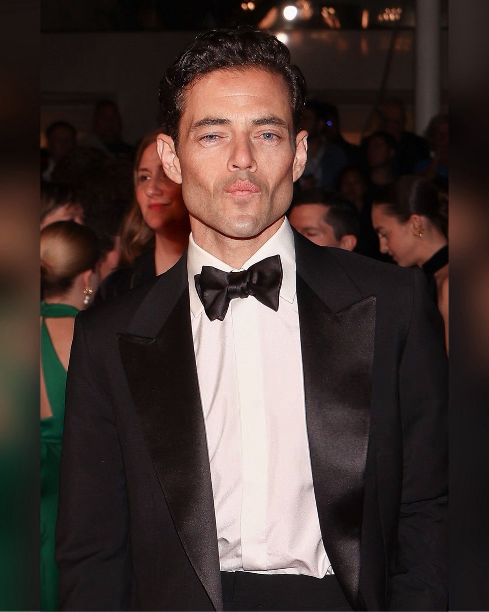 LuciaSchenini's tweet photo. @KortToo @griffinsinns @Variety Sua opinião! Fique com ela! Bjuuu
Fique com seu lindo Sacha! 🤭 https://t.co/9bY3ITMCM2