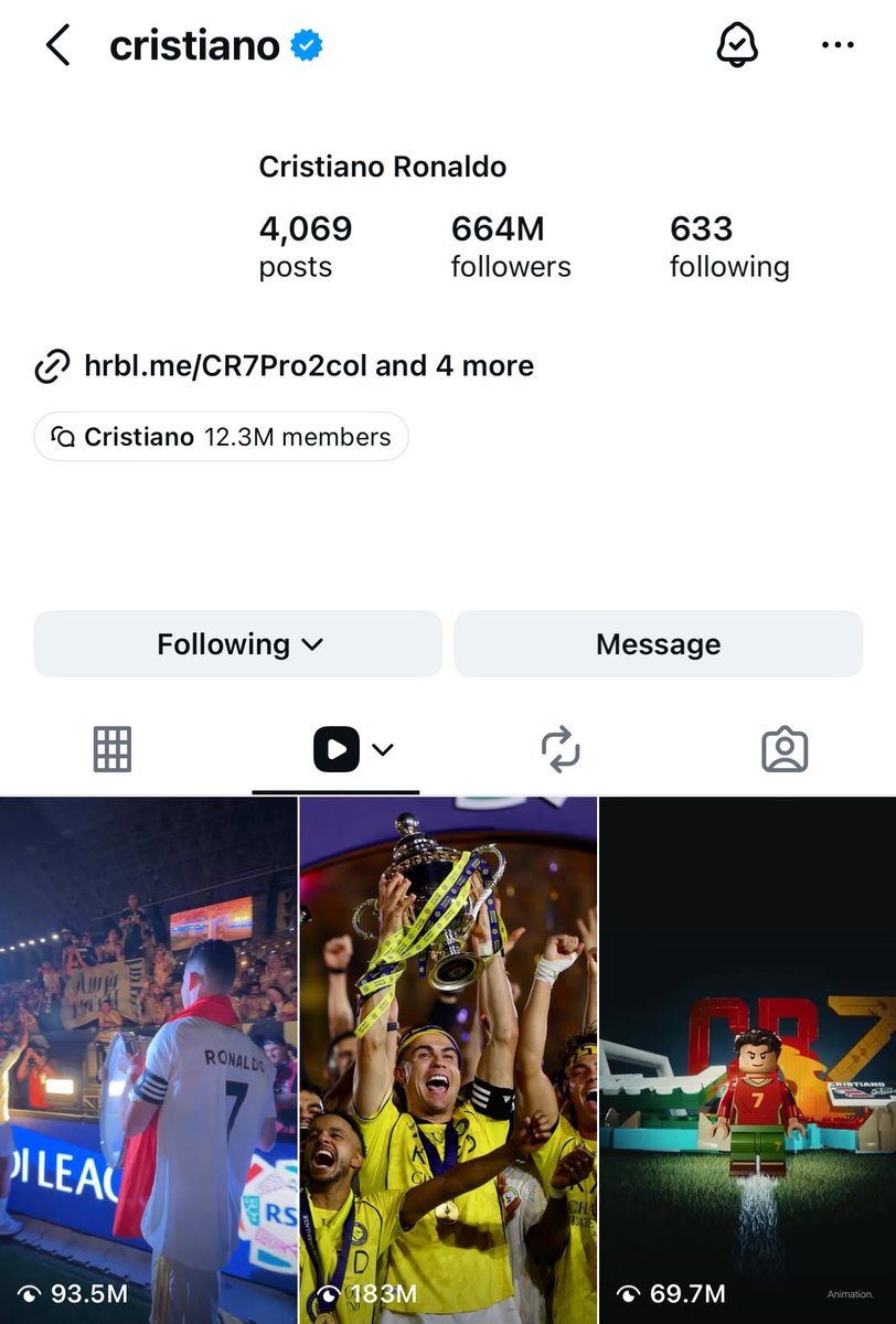 MousaQi's tweet photo. فيديو الاسطورة كريستيانو رونالدو وهو يحتفل مع الجماهير بالطبل وصل لـ 93 مليون مشاهدة 

وفيديو تتويج النصر بالدوري وصل لـ 183 مليون مشاهدة

الشعبة الاعظم 🐐😰 https://t.co/oVMGzhJ2uG