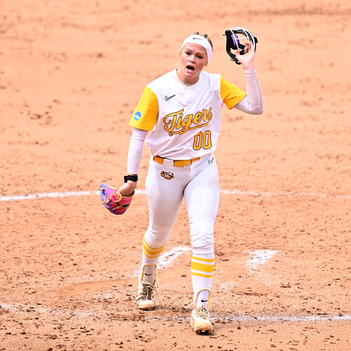 LSU Softball tweet media