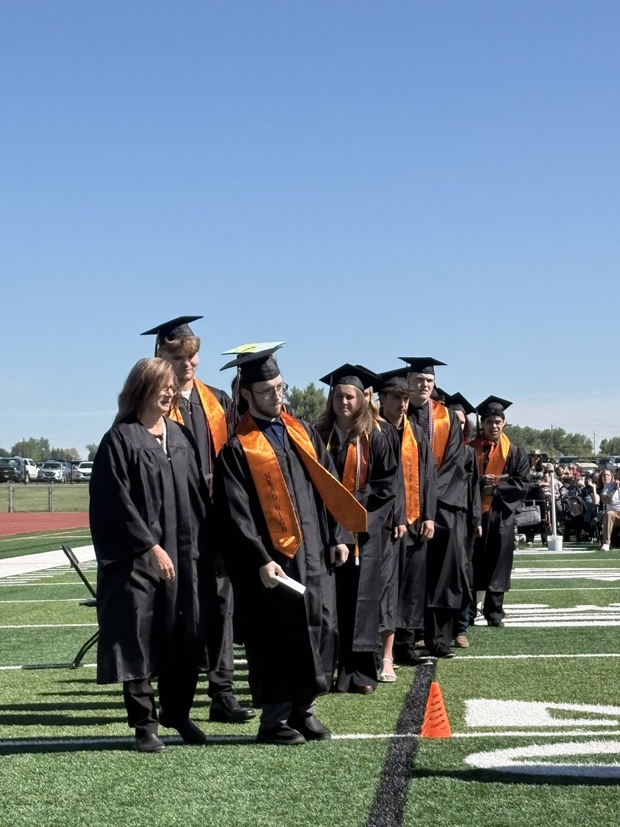 MeadHSBands's tweet photo. Congratulations to the Class of 2026! 🎉🎊🧡 #mavbandfam https://t.co/dkoS7RaRxS