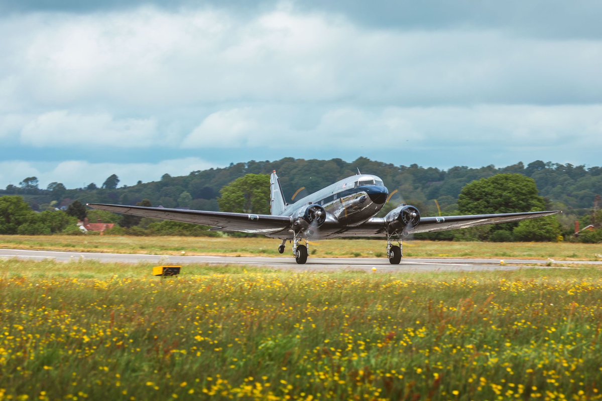 Wolverhampton Halfpenny Green Airport tweet media