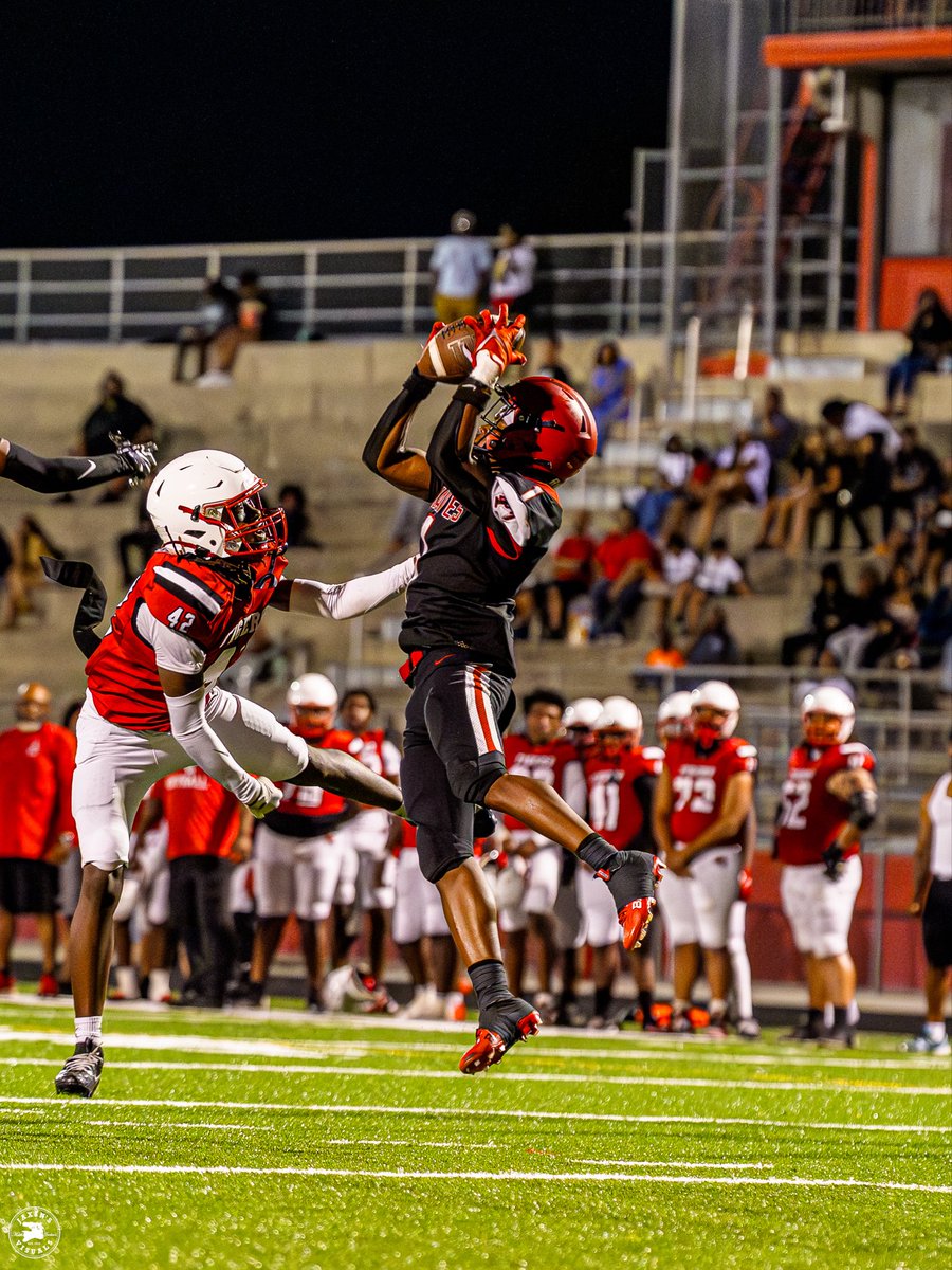 Michaelhills110's tweet photo. Some pictures from the spring game 
🖤❤️ https://t.co/315c7fabf0