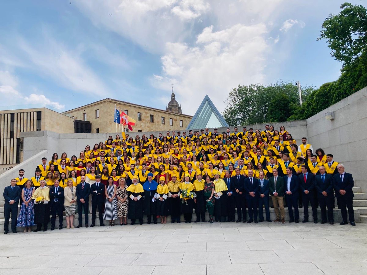 doctorborrego's tweet photo. Todos mis “niñ@s” 🥰🥰 https://t.co/QskiA3Ul2I