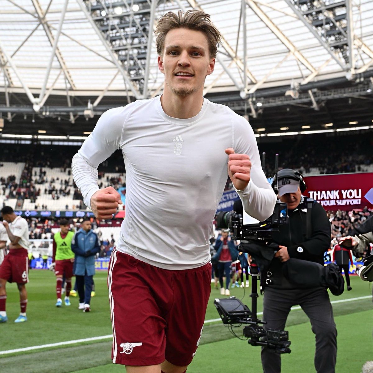 DailyAFC tweet media