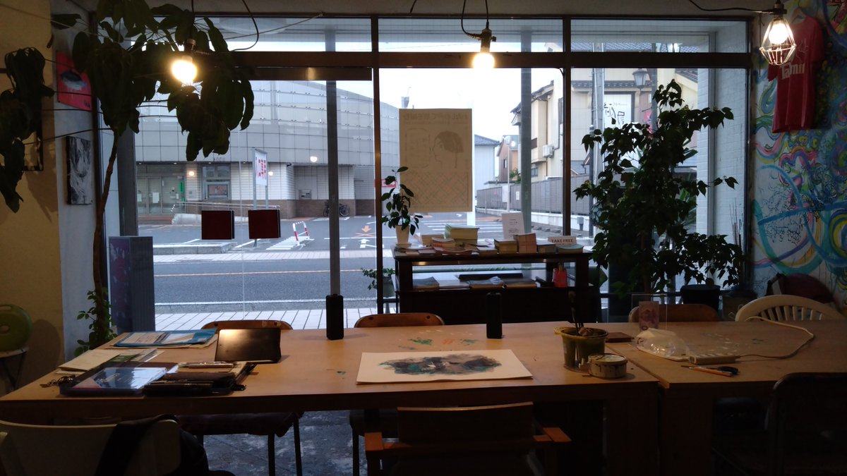 tttttan's tweet photo. 202605240500
morning UDOK. time...
朝雨読時間。
アトリエで淹れる3杯分のコーヒーが無くなるまでの時間。
#drawingtime #coffeetime #morning #アトリエ #晴耕雨読の生活です https://t.co/iwI82crD6b