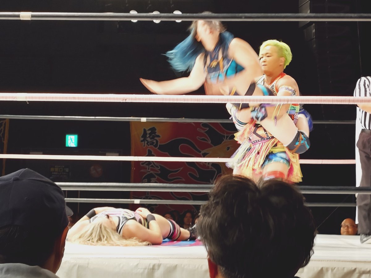 crazy_max0614's tweet photo. #仙女 2026.5.22 仙台ＰＩＴ
#水波綾 #愛海 (#愛海と水波)vs #サファイア・リード #アニータ・ヴォーン　(#HyperActive)
王者組の連携攻撃！
#SENJO https://t.co/qMEWWM9wei