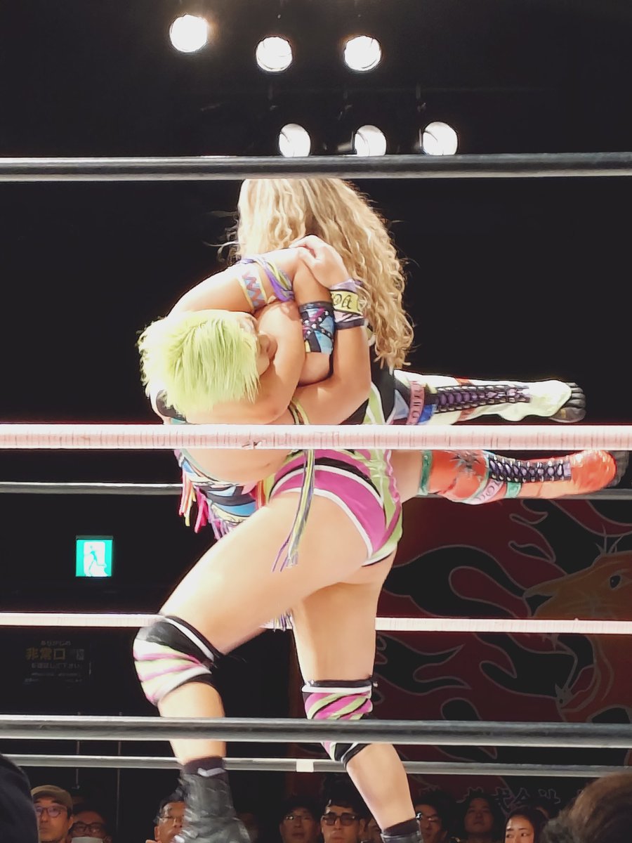 crazy_max0614's tweet photo. #仙女 2026.5.22 仙台ＰＩＴ
#水波綾 愛海 (#愛海と水波)vs サファイア・リード #アニータ・ヴォーン　(#HyperActive)
そして体格良しのタフネスガール・アニータ！！
#SENJO https://t.co/VKULH7Q57P