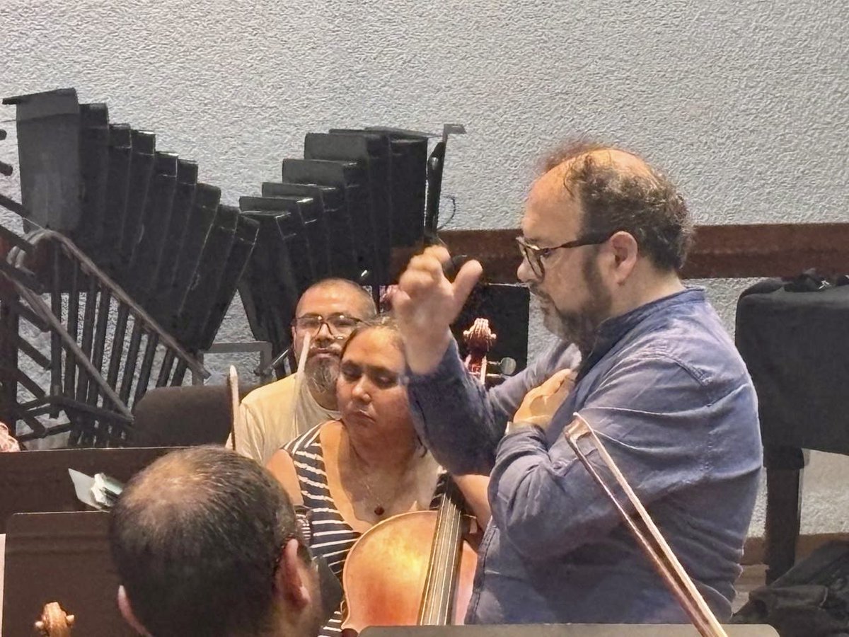MarcoeLeonDeOro's tweet photo. ✨ Mañana es el concierto y no puedo estar más agradecido. 
Bellas Artes casi lleno. Gracias México, a Madrigalistas de Bellas Artes y a la Orquesta Nova Metrópoli por estos días de música.
Vaughan Williams, Brahms y Fauré hacia el Réquiem 🕊️

📍 Palacio de Bellas Artes · 17:00 h https://t.co/hXaJoZkF6l