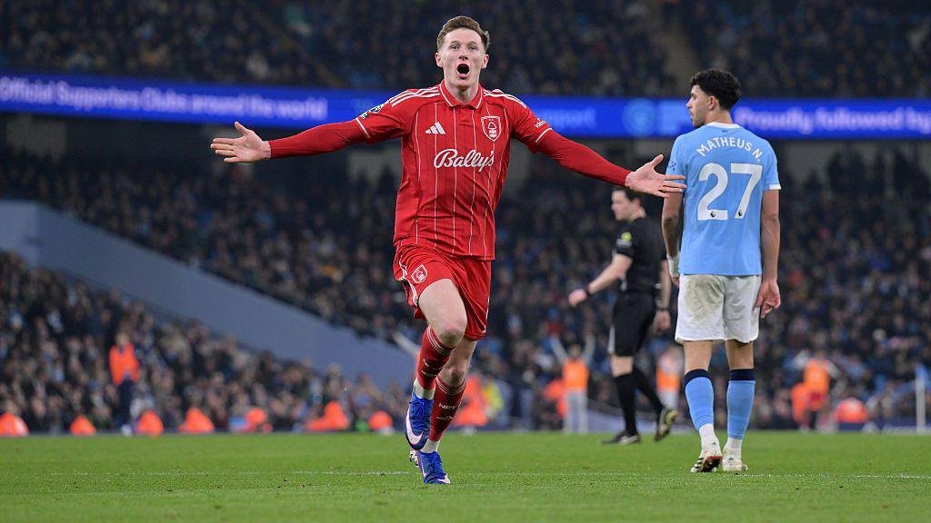 NottmForestFRA's tweet photo. 🚨🗣 Fabrizio Romano sur Elliot Anderson :

« Elliot Anderson va coûter TRÈS cher.

Nottingham Forest réclame plus de 100M£ pour son joueur. 💰🌳

Manchester City est prêt à lui offrir un énorme salaire, mais reste à voir s’ils accepteront les demandes de Forest. » 👀

#NFFC https://t.co/h9P5d1Dsgo