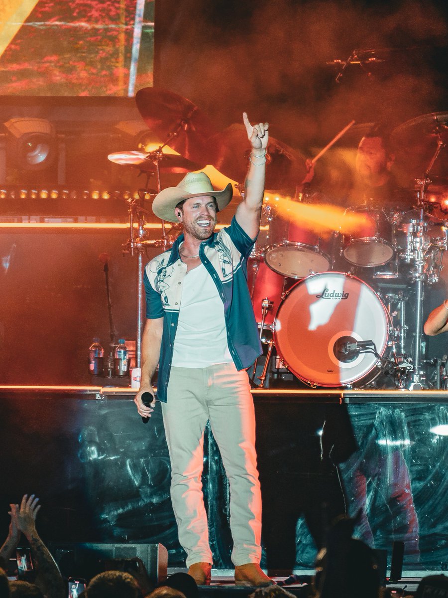SunsetStation_'s tweet photo. Get your boots ready because Dustin Lynch is performing LIVE at the Sunset Amphitheater TONIGHT. 🎉 

Get your tickets here: https://t.co/jIzmHhoqUq https://t.co/QbN1VmjXTD