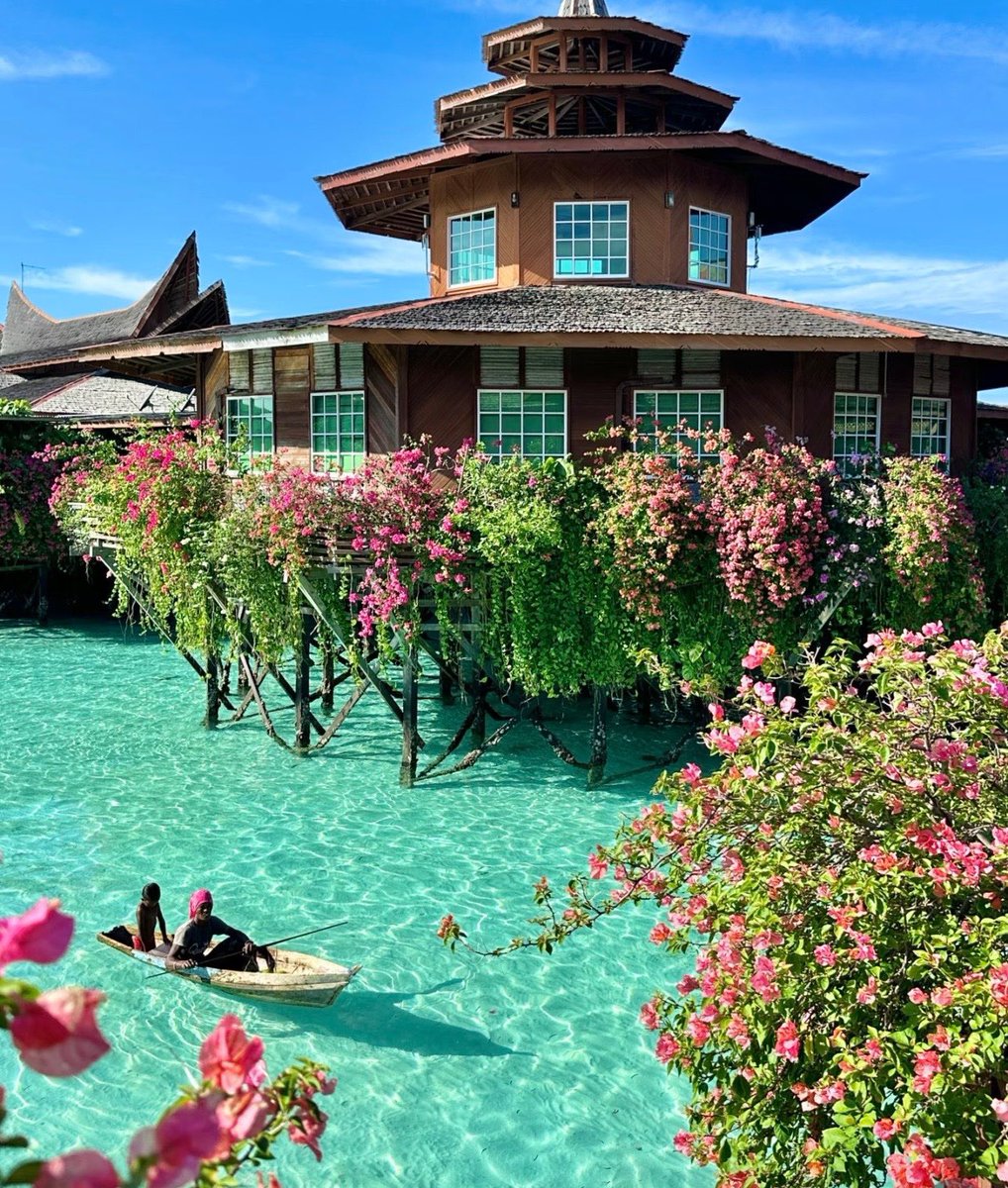 _Naturaee's tweet photo. the beauty of Mabul Island, Malaysia 🌸 https://t.co/d1MY2JDeuD
