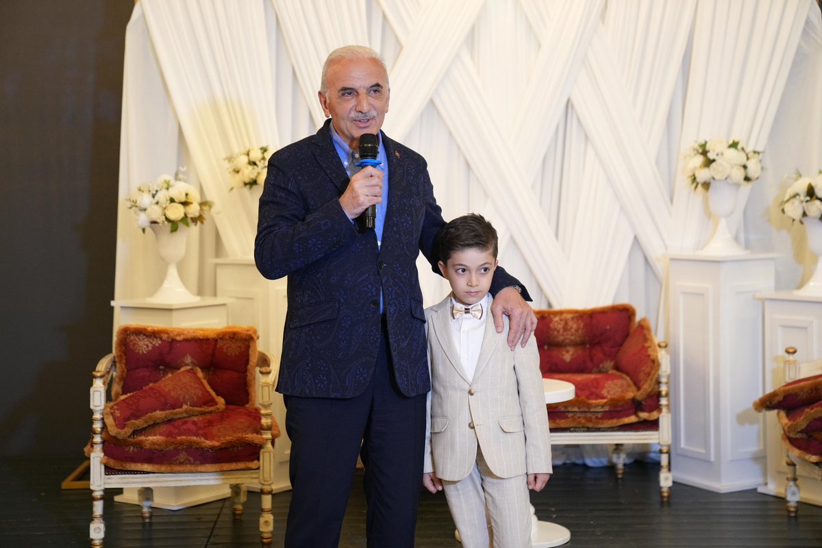 ismetyildirimtr's tweet photo. Ümraniye Belediyesi AK Parti Meclis Üyemiz Abdulsamet Aydın’ın kıymetli evladı Hüseyin Asaf’ın sünnet düğününe katıldık.

Rabbim Hüseyin Asaf evladımıza sağlık, huzur ve hayırlı bir ömür nasip etsin. https://t.co/CnmMb2wfyO