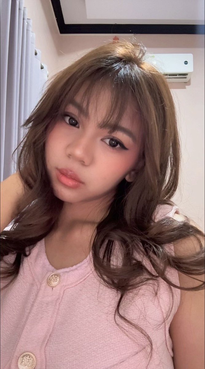 aliajadimaba's tweet photo. hi dearest mua!!!
are u looking for muse newbie, yupss u can use me as your muse 😻💌
lemme tell you about my self
-brown hair
-warm tone
-medium skin
-have almond eyes
-tb 152 and bb 47 
 and here's my photo when i made my make up and bare face, i can't wait to be your musee🫰🏻 https://t.co/qrhr2Ek0mF