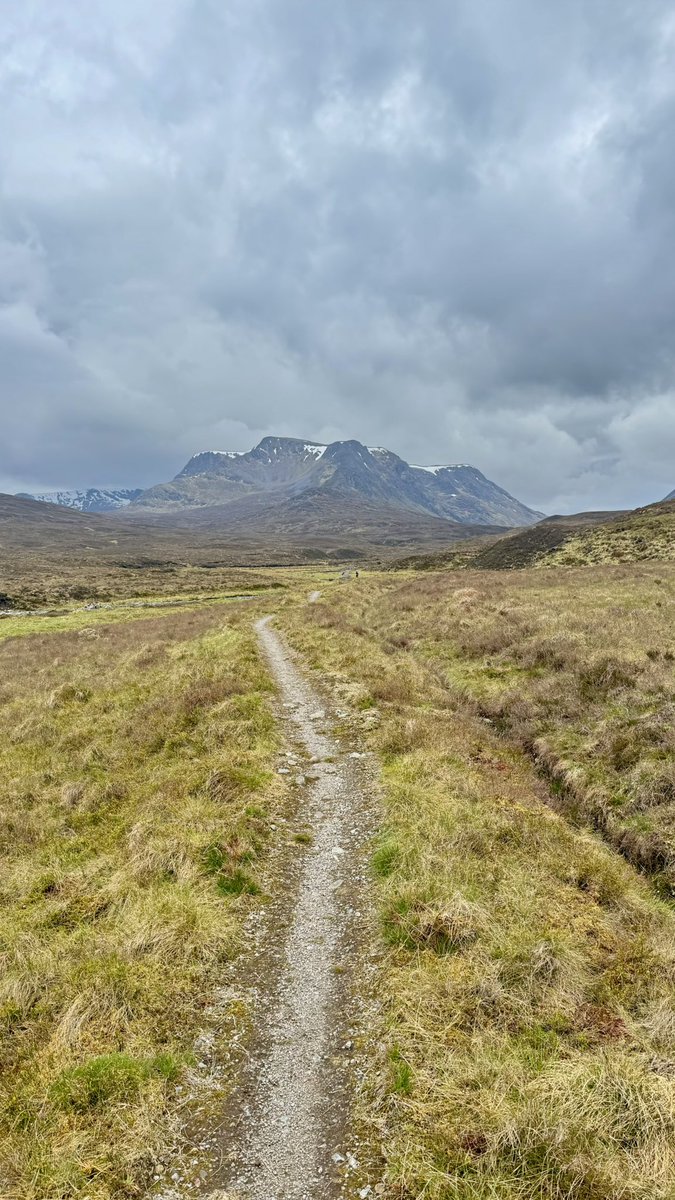 alistairgilli10's tweet photo. A few more from todays mountain adventures legs burst chilling with a beer and a nice malt to celebrate today's adventure #mountain #outdoor #munrobagging #scotland #hiking https://t.co/WAGxePWyU6
