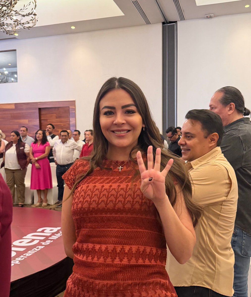 sasildeleon's tweet photo. Desde el Consejo de @PartidoMorenaMx me da mucho gusto ver la unidad y la fortaleza de nuestro movimiento, así como el respaldo firme a la transformación que encabeza nuestra presidenta @Claudiashein. https://t.co/XiJ6701Cqs