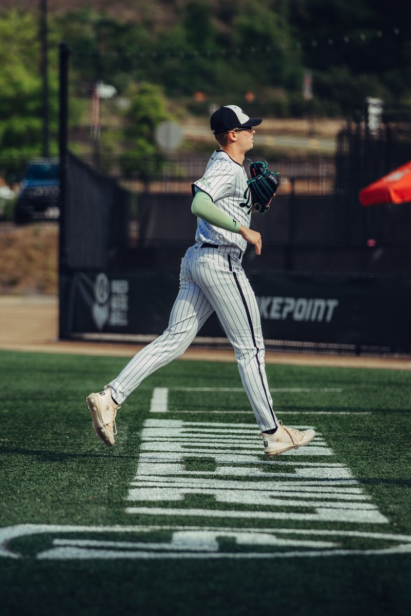 BenKent_09's tweet photo. Two years at TNXL. Grateful for the growth, the lessons, the teammates, and the work put in every day. Progress never stops. Just getting started. 🦆 🦆 https://t.co/3elZWeAH2h