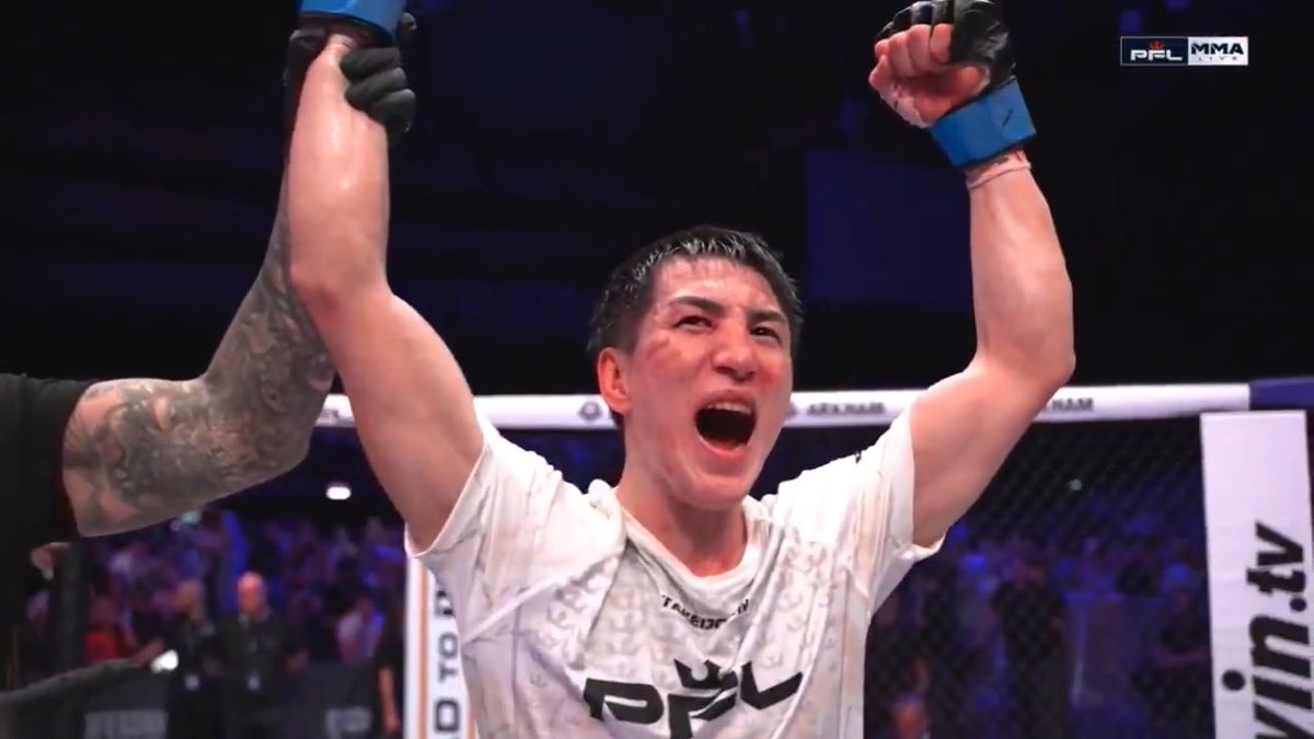 FightsMemory's tweet photo. スプリットデシジョンを制して吠える井上直樹！

画像:@PFLMMA | #PFL https://t.co/E7HbNcjBgp