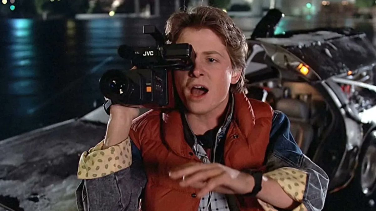 EugWSerra's tweet photo. Happy Birthday to Michael J. Fox! #MichaelJFox #BackToTheFuture #TheFrighteners #MarsAttacks https://t.co/0yEGrhilF5