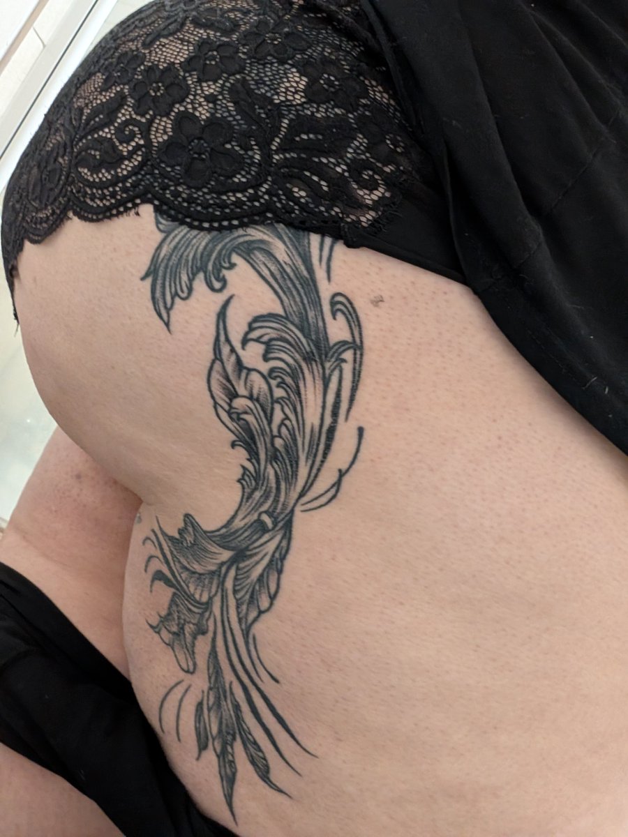 VixVoluptuous's tweet photo. Don't forget I have only fans 😘 more recent things on there or fetlife 😘 https://t.co/GoHPTEJKFq